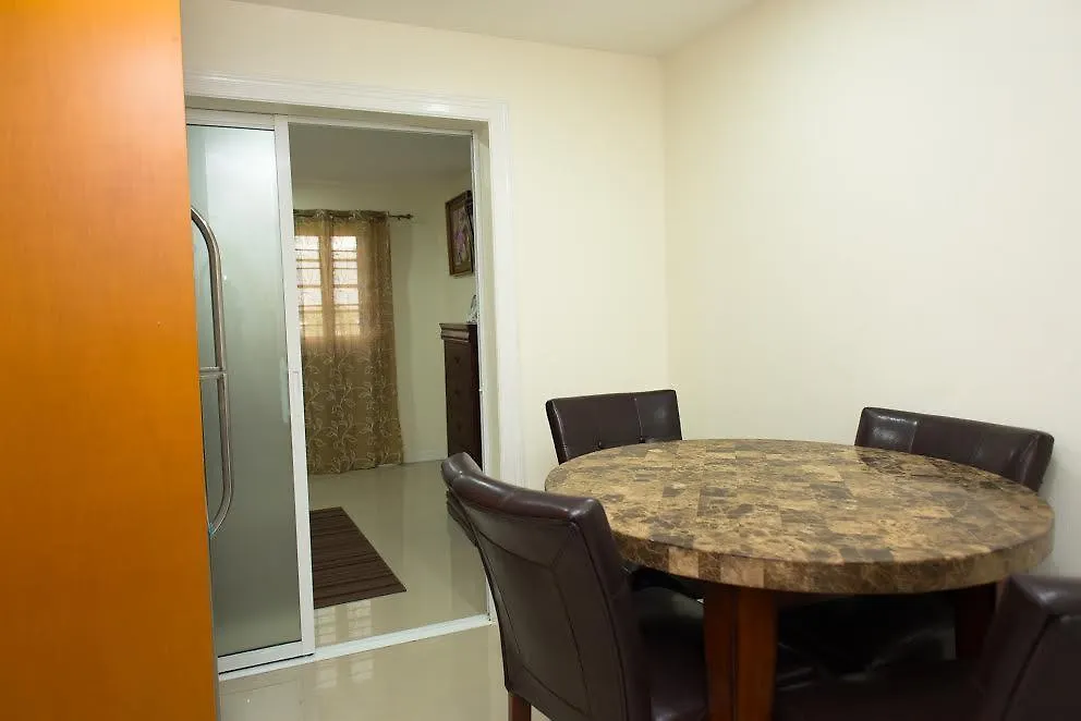 Oakland Apartment كينغستون جامايكا